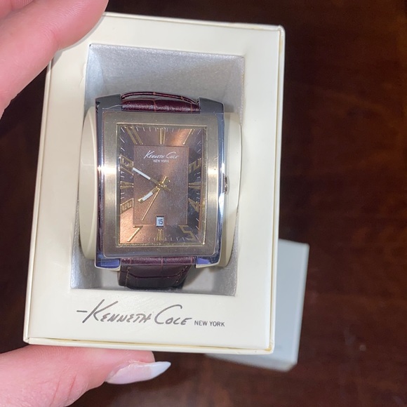 🍾CLOSET CLEAN OUT ACCEPTING ALL REASONABLE OFFERS🍾 - Picture 3 of 5